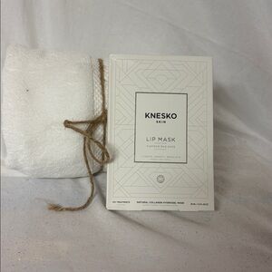 Knesko | Lip Mask | New